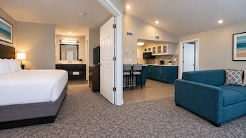 Suite, Multiple Beds (Two Bedroom)