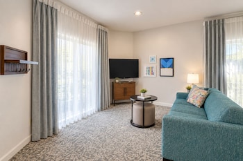 Suite, 2 Queen Beds, Accessible (Mobility Tub Two Bedrooms)