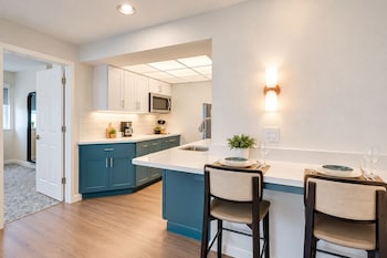 Suite, Multiple Beds (Two Bedroom)
