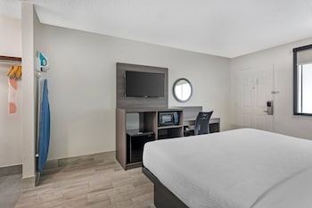 Suite, 1 King Bed, Non Smoking