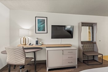 Standard Room, 1 King Bed