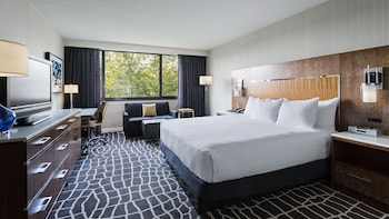 Deluxe Room, 1 King Bed
