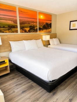 Standard Room, 2 Queen Beds, Non Smoking
