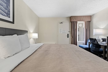 Standard Room, 1 King Bed, Smoking