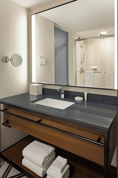 Room, 1 King Bed (View)