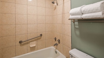 Standard Room, 2 Queen Beds, Non Smoking, Refrigerator & Microwave (Pet Friendly)