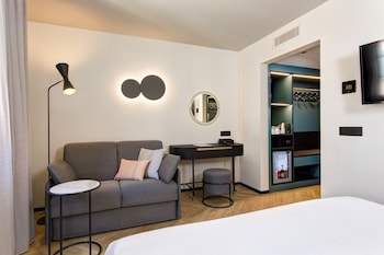 Room with Extra bed and Air Conditioning