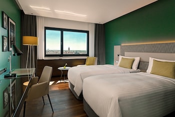 Grand Room, 2 Twin Beds, City View