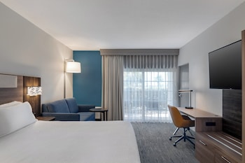 Standard Room, 1 King Bed, Accessible (Mobility, Roll-In Shower)