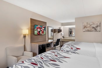 Deluxe Room, 2 Queen Beds, Smoking