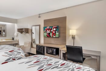Deluxe Room, 2 Queen Beds, Smoking