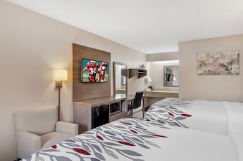 Deluxe Room, 2 Queen Beds, Smoking