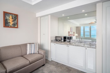 Suite, 1 King Bed, Oceanfront