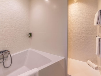 Junior Suite, 1 King Bed, Terrace, City View