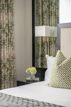 Classic Room, 1 Queen Bed