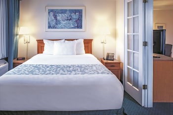Deluxe Suite, 1 Queen Bed, Non Smoking
