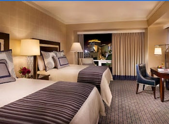 Deluxe Room, 2 Double Beds, Accessible