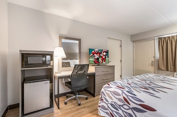 Superior Room, 1 King Bed (Smoke Free, First Floor)