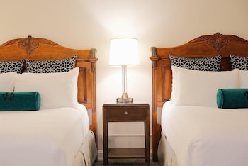 Deluxe Room, 2 Queen Beds