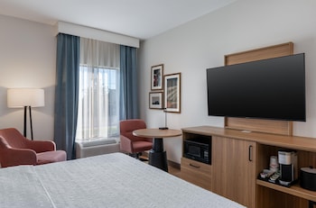 Room, 1 King Bed, Microwave
