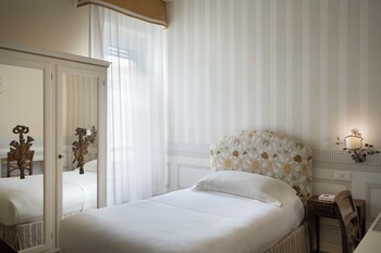 Classic Single Room