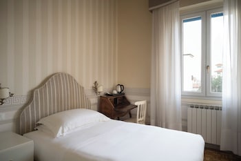 Classic Single Room