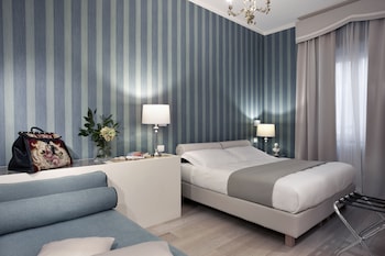 Classic Triple Room, 1 Double Bed with Sofa bed, Courtyard View