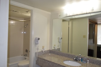 Suite, Multiple Beds, Smoking