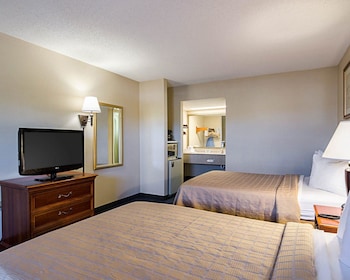 Standard Room, 2 Double Beds, Non Smoking