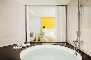 Supreme Room