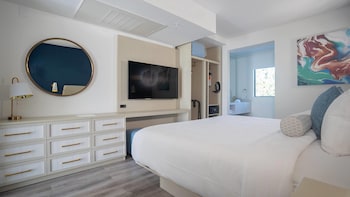Suite, 1 King Bed with Sofa bed, Non Smoking (2 Person Sofa Bed)
