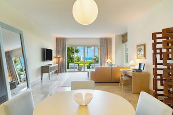 Hotel Luxury 1 Bedroom Suite -Adults Only