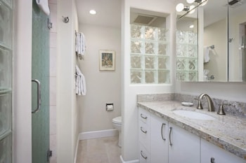 Premium Studio (Oceanside)