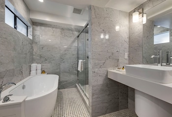 Swamis Peak Suite (Ocean View)
