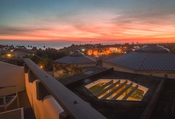 Swamis Peak Suite (Ocean View)