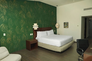 Room, 1 King Bed, Pool View