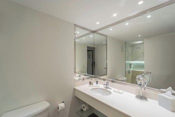 Executive Room, 2 Queen Beds, Balcony, Garden View