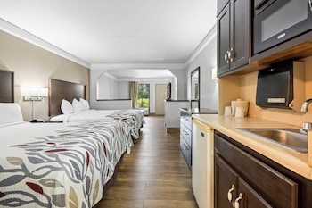 Suite, 2 Queen Beds, Non Smoking