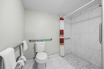 Deluxe Room, 1 King Bed, Accessible, Non Smoking