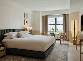 Premium Room, 1 King Bed, City View