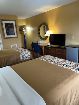 Standard Single Room, 2 Double Beds