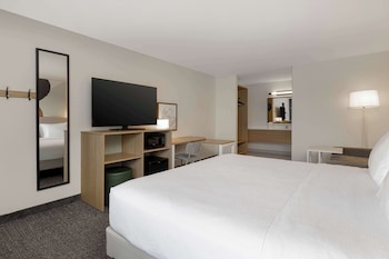 Room, 1 King Bed, Accessible (Hearing)