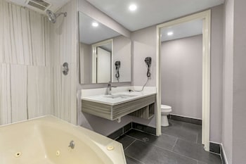 Suite, 1 King Bed, Non Smoking