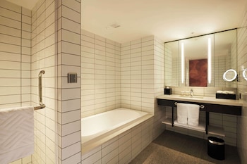 King Premium Suite City View