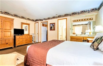 Condo, 1 Bedroom (2 Bath LakeView, Non-AC)