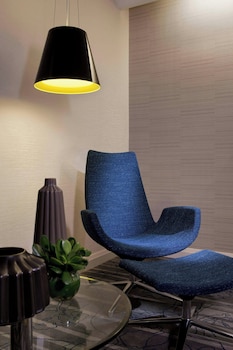 One-bedroom King Suite with Club Lounge Access (Cityscape)