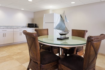 King Bed One Bedroom Suite Oceanfront Top Floor