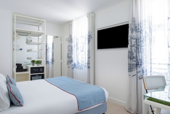 Triple Room - Complimentary soft minibar, courtesy tray, digital press, fitness, sauna