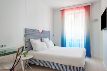 Double Room - Complimentary soft minibar, courtesy tray, digital press, fitness, sauna