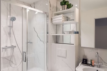 Privilege Room - Complimentary soft minibar, courtesy tray, digital press, fitness, sauna